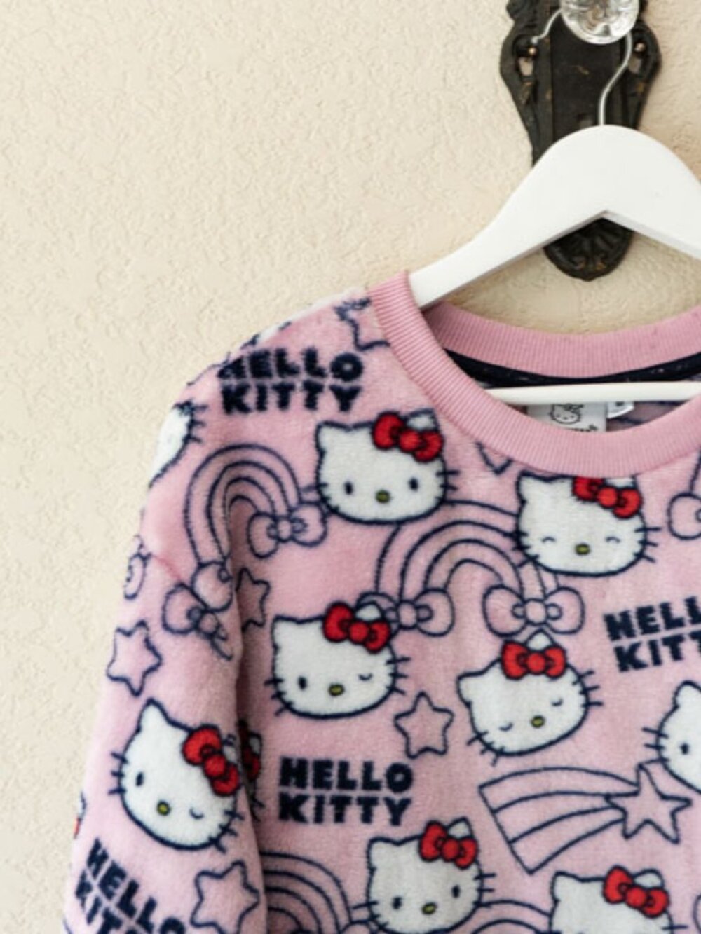 Hello Kitty Sanrio Plush Sweatshirt Womens M Pink Fleece Oversized Kawaii Cozy - Picture 3 of 11